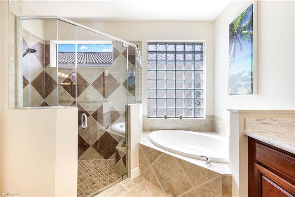 BELLE LAGO - Residential