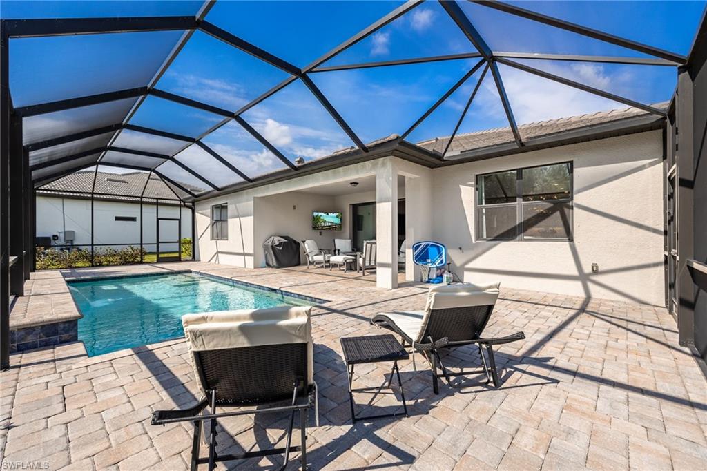 COUNTRY CLUB - Residential