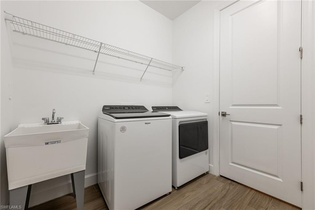 COUNTRY CLUB - Residential