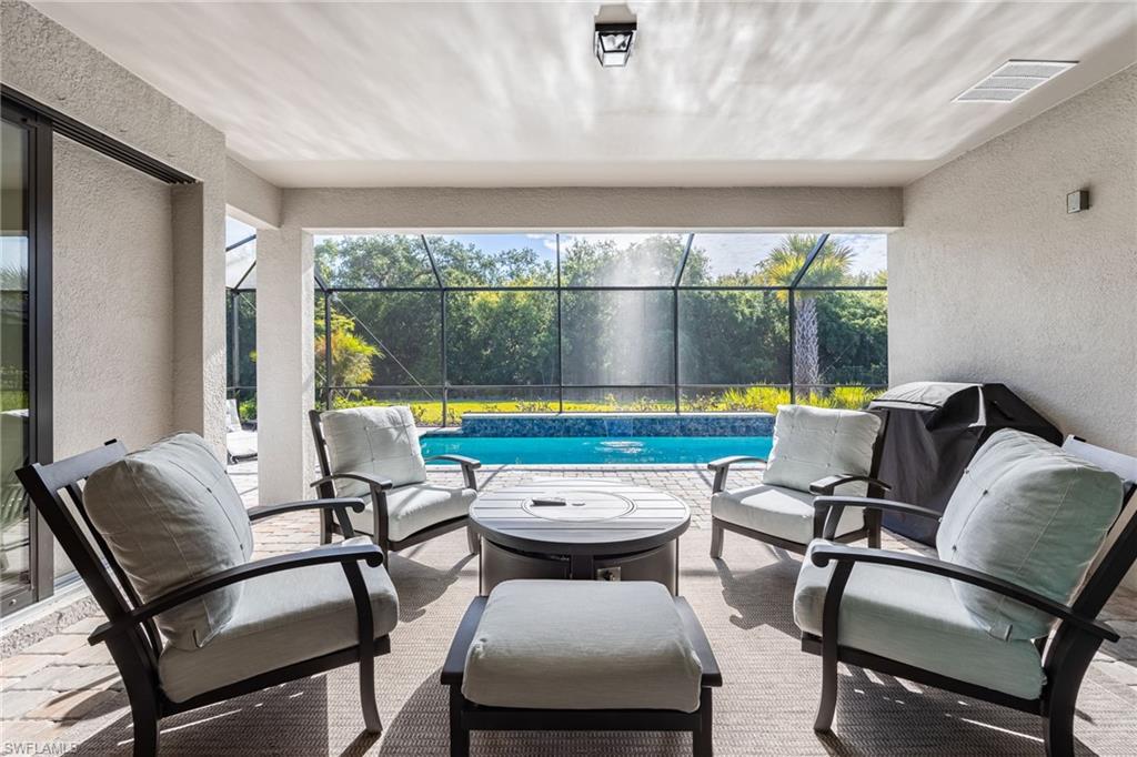 COUNTRY CLUB - Residential