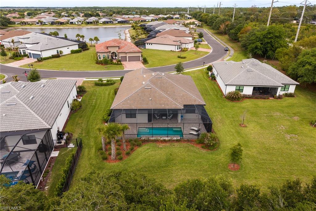 COUNTRY CLUB - Residential