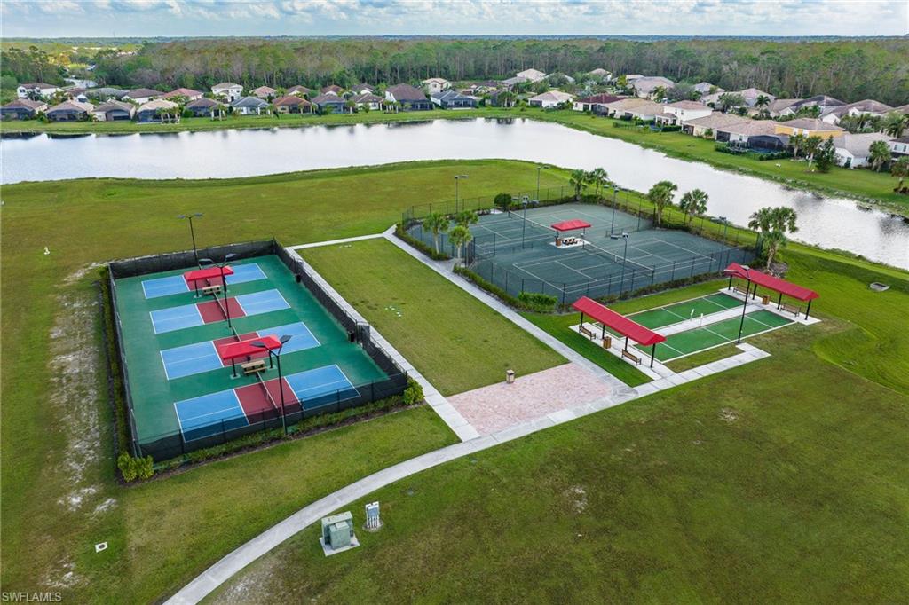 COUNTRY CLUB - Residential