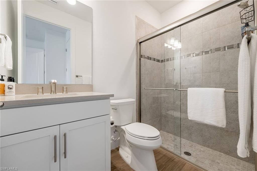 COUNTRY CLUB - Residential