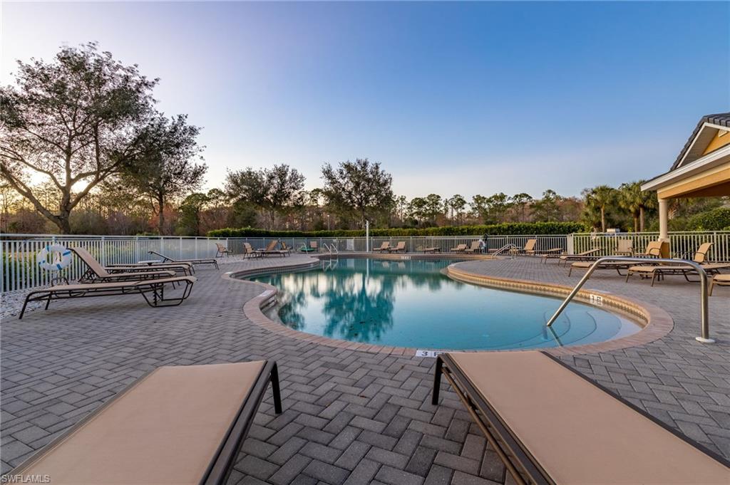 COUNTRY CLUB - Residential