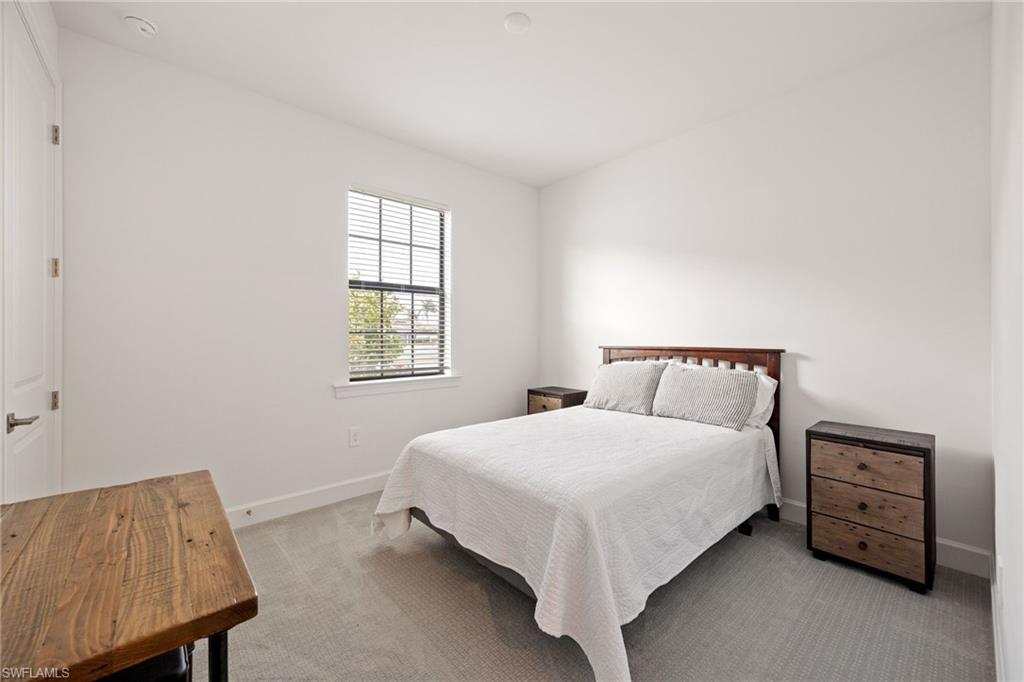 COUNTRY CLUB - Residential