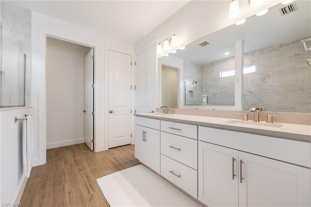 COUNTRY CLUB - Residential