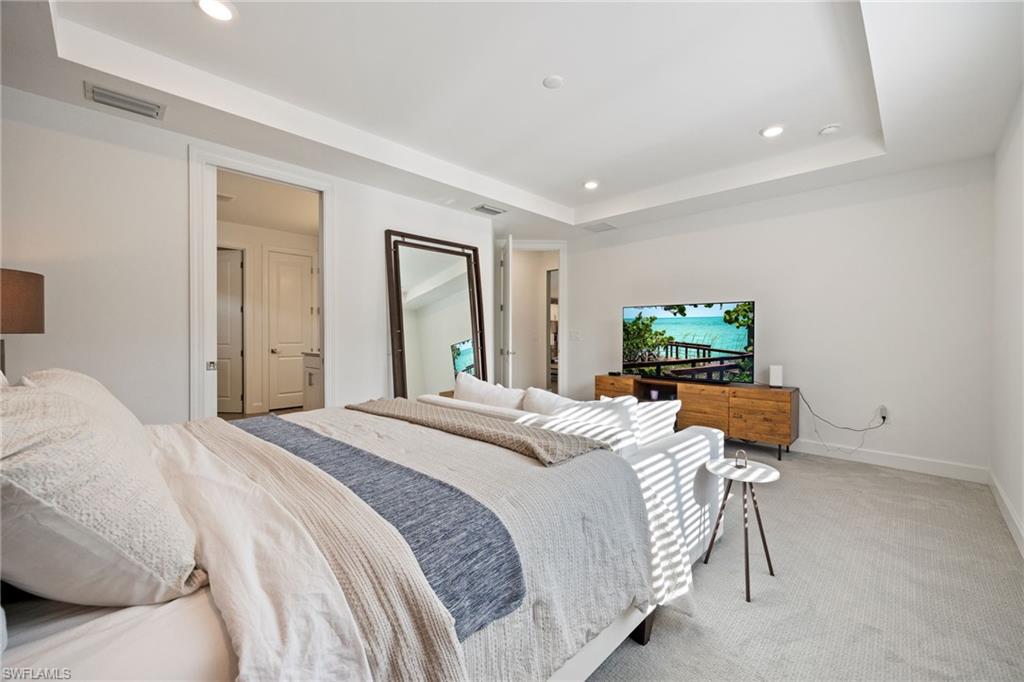 COUNTRY CLUB - Residential