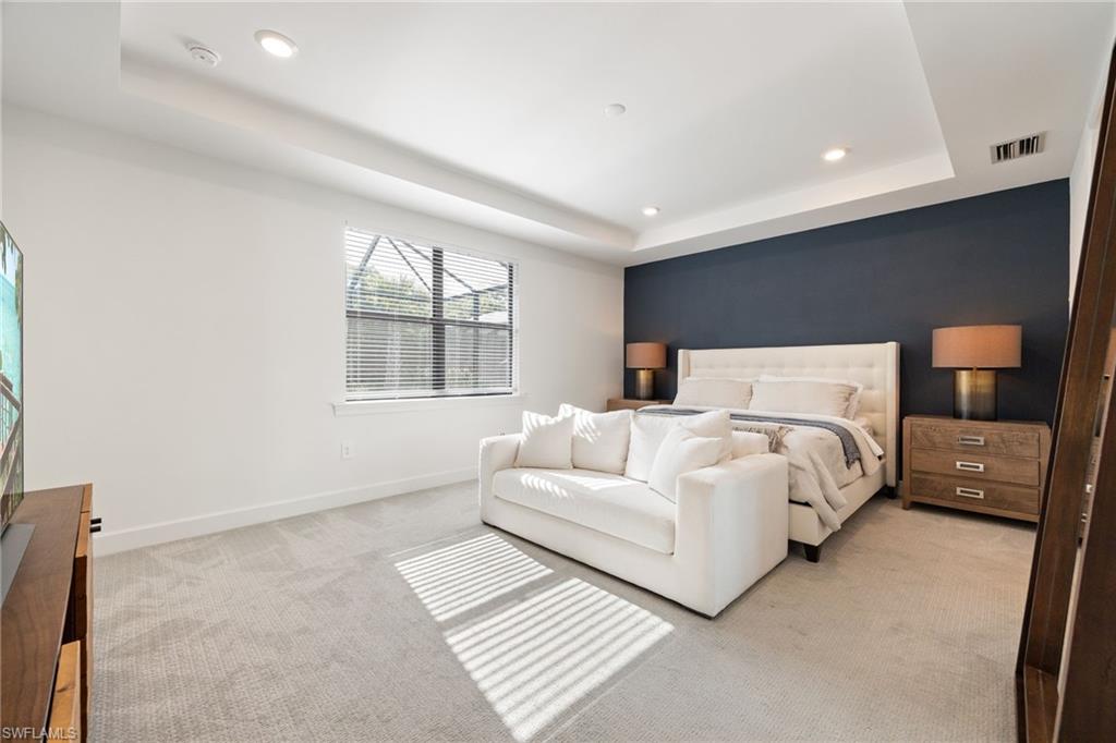 COUNTRY CLUB - Residential