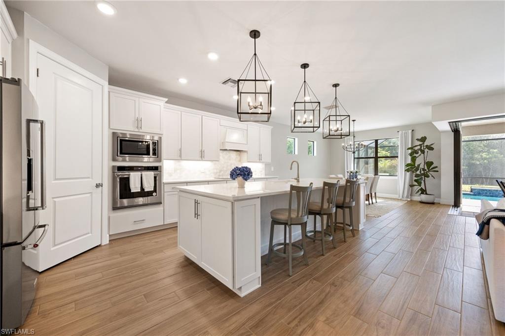 COUNTRY CLUB - Residential