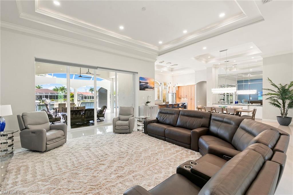 MARCO BEACH - Residential