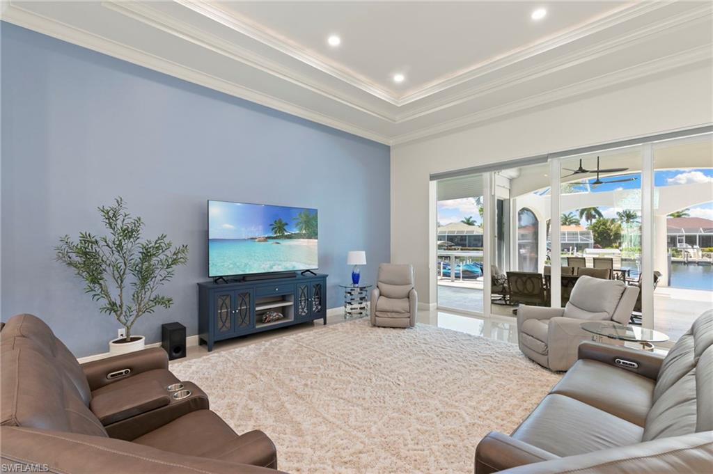 MARCO BEACH - Residential