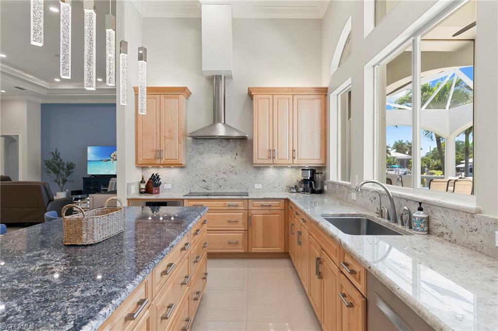 MARCO BEACH - Residential