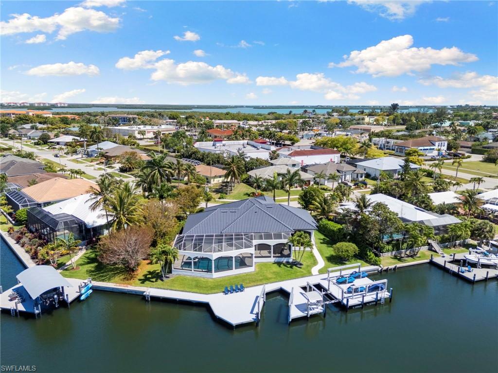 MARCO BEACH - Residential