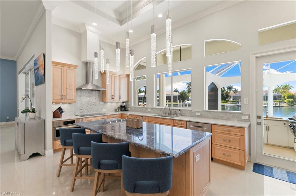 MARCO BEACH - Residential