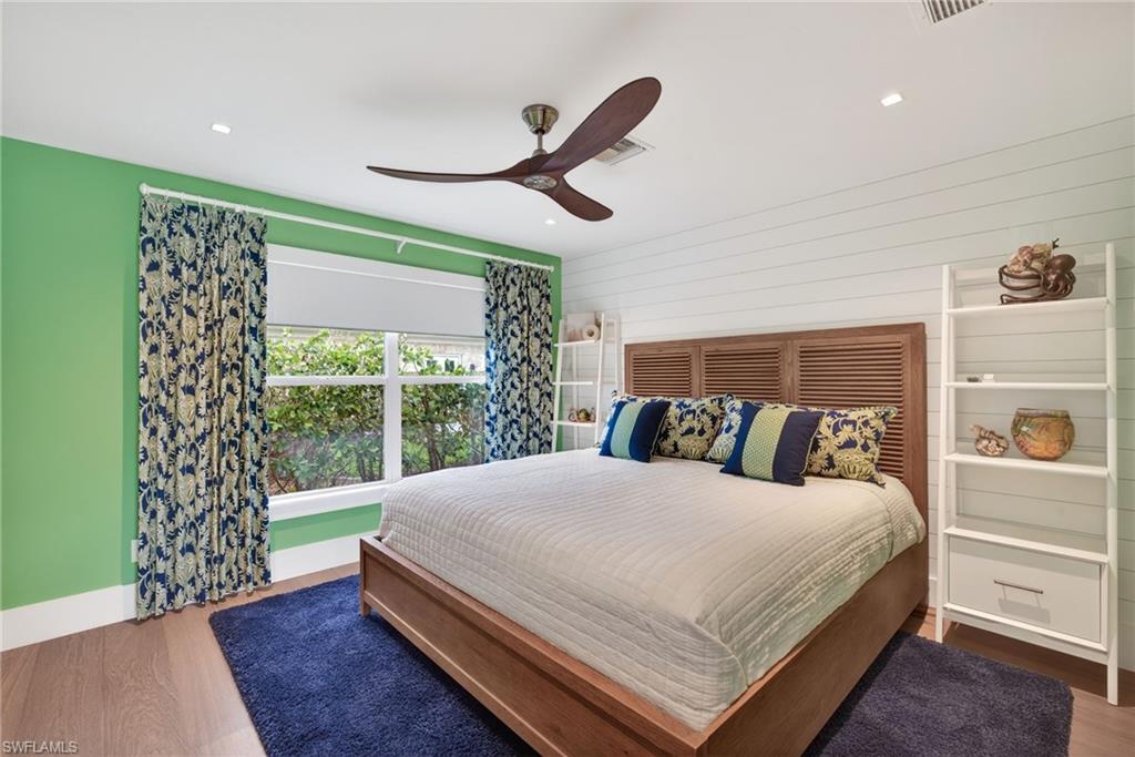 PINECREST AT PELICAN BAY - Residential