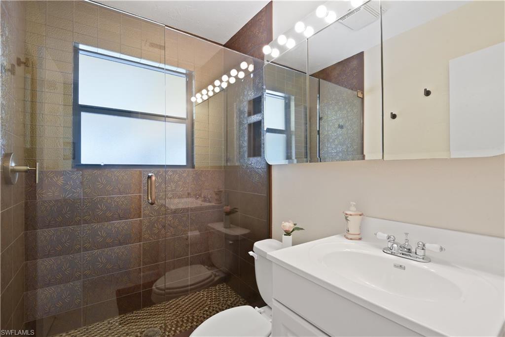 LITTLE HICKORY SHORES - Residential