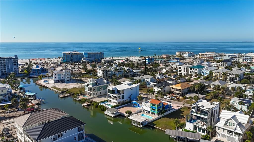 VENETIAN GARDENS - Land