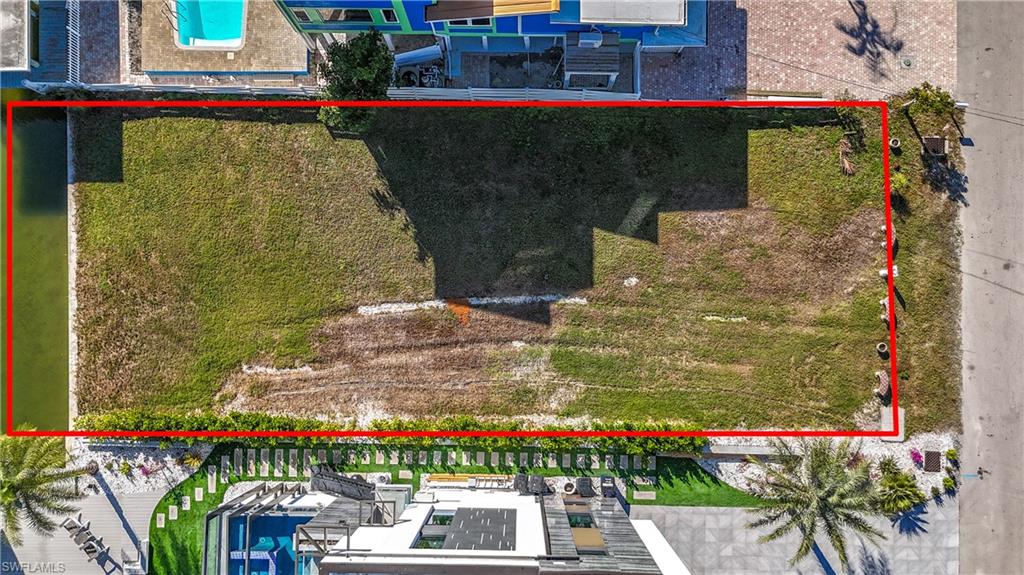 VENETIAN GARDENS - Land