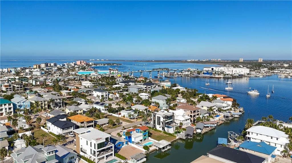 VENETIAN GARDENS - Land