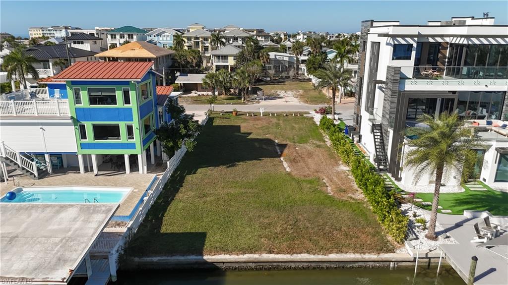 VENETIAN GARDENS - Land