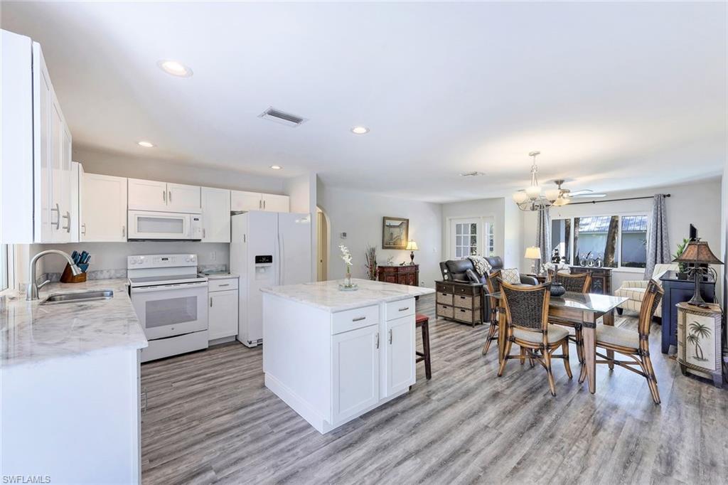 OAKES ESTATES - Residential