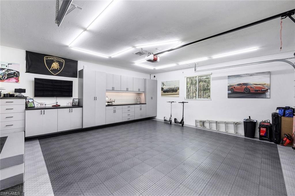 OAKES ESTATES - Residential