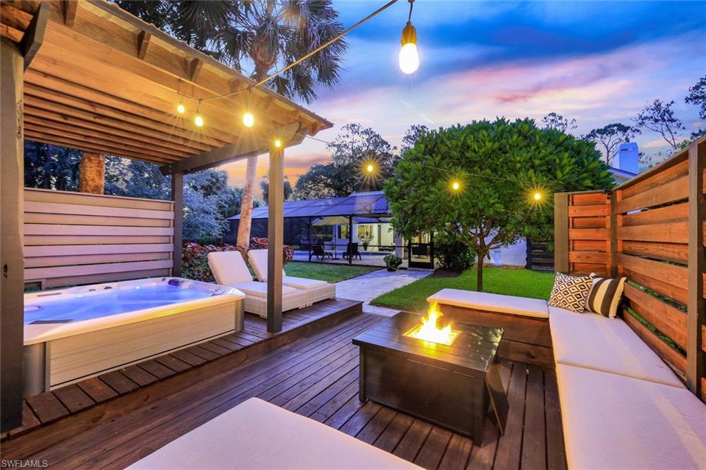 OAKES ESTATES - Residential