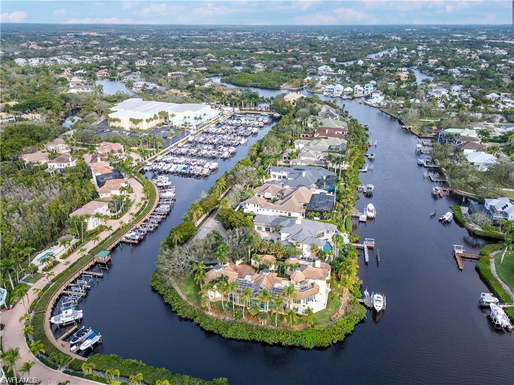 THE HAMPTONS - Residential