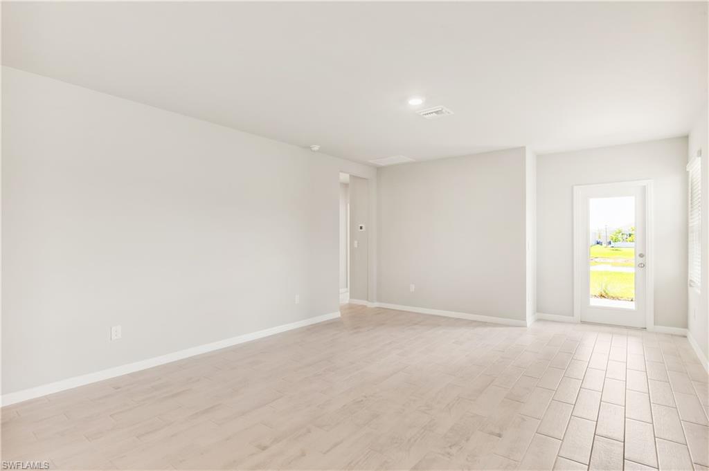 CORAL BAY - Residential