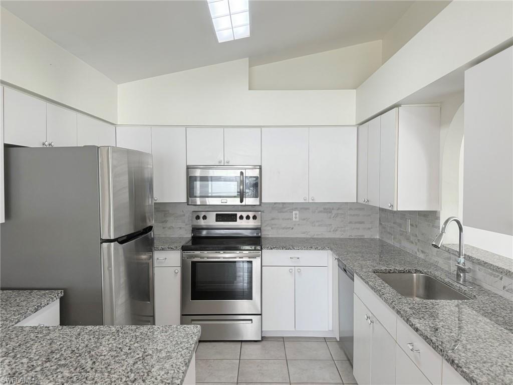 IMPERIAL SHORES - Residential Lease