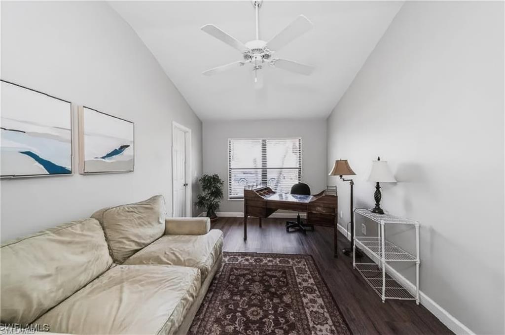 ADMIRALTY YACHT & RACQUET CLUB - Residential