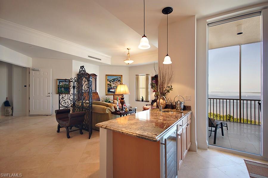 THE PARAMOUNT - Residential