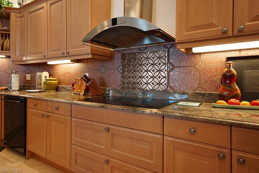 THE PARAMOUNT - Residential