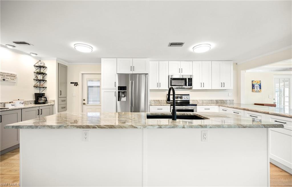 COACHLIGHT MANOR MOBILE HOME - Residential