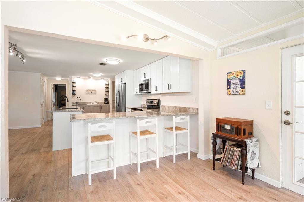 COACHLIGHT MANOR MOBILE HOME - Residential