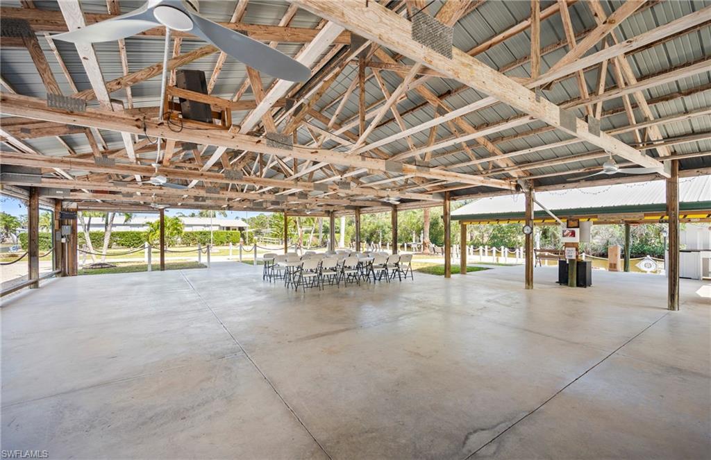 COACHLIGHT MANOR MOBILE HOME - Residential