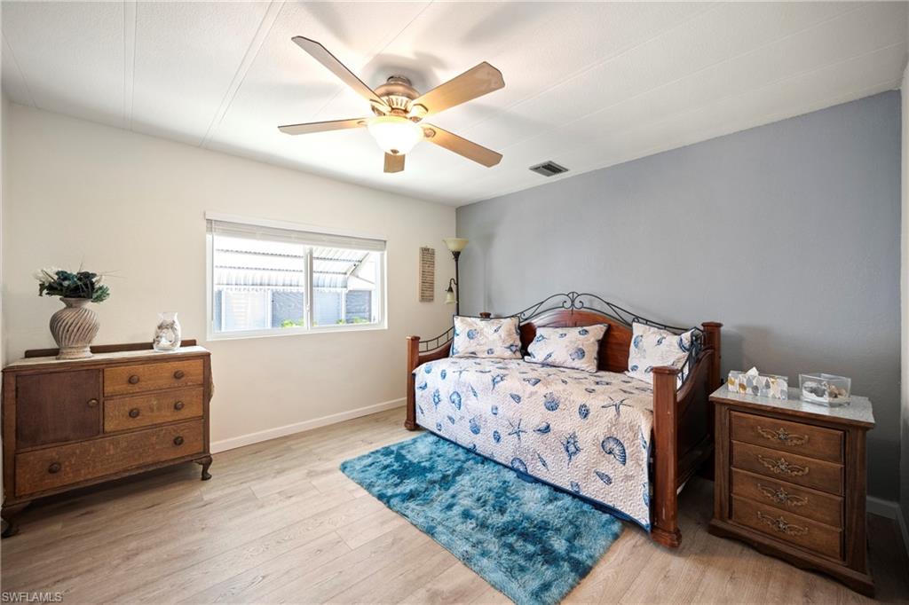 COACHLIGHT MANOR MOBILE HOME - Residential