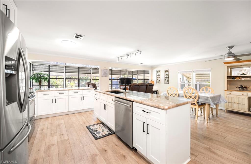 COACHLIGHT MANOR MOBILE HOME - Residential