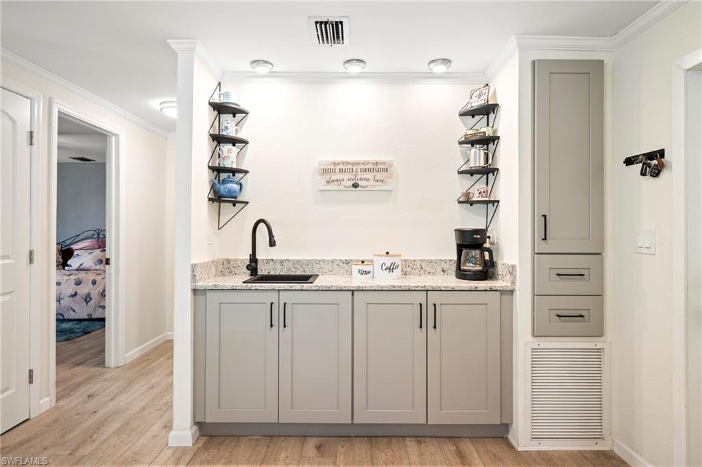 COACHLIGHT MANOR MOBILE HOME - Residential