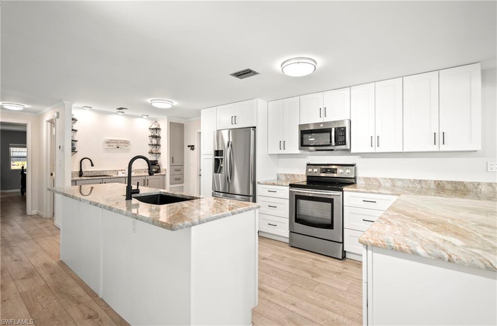 COACHLIGHT MANOR MOBILE HOME - Residential