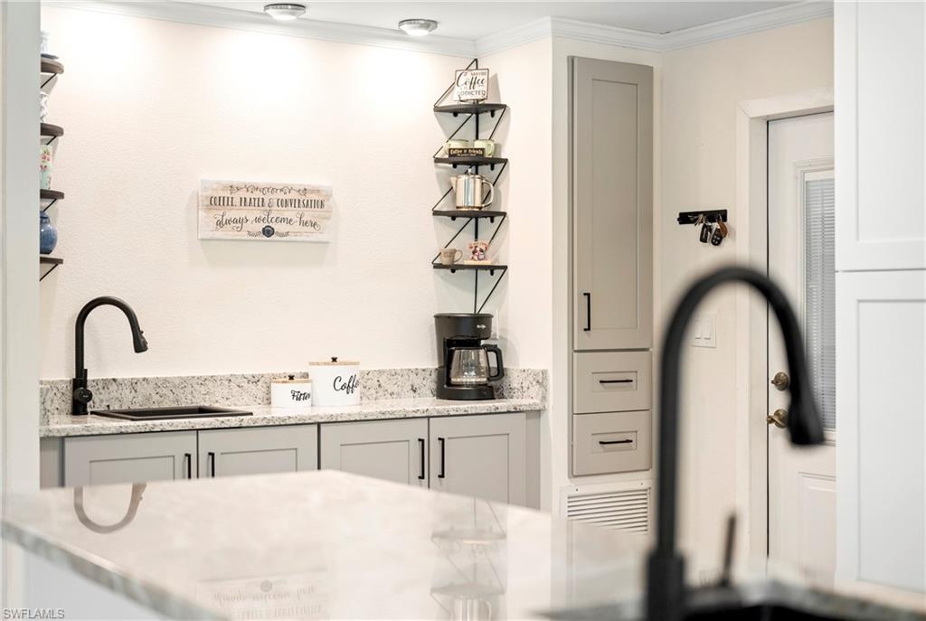 COACHLIGHT MANOR MOBILE HOME - Residential