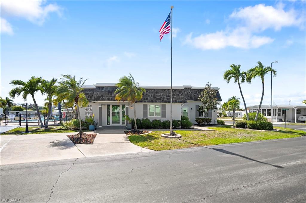 COACHLIGHT MANOR MOBILE HOME - Residential