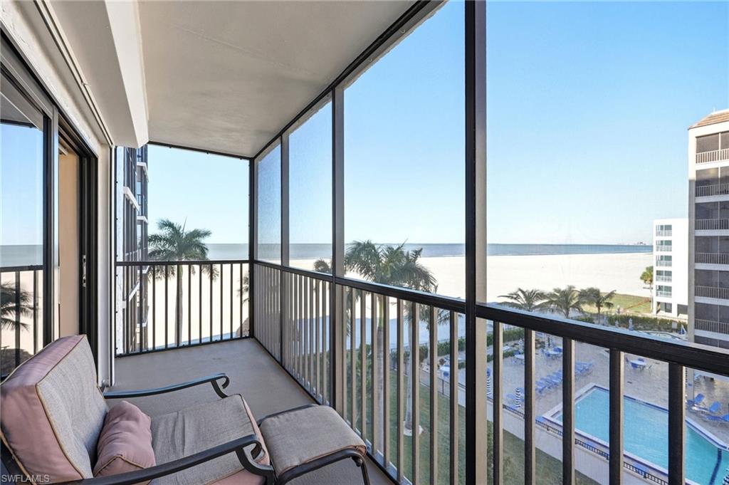 ISLAND WINDS CONDO - Residential