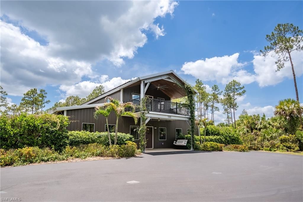 Photo of 1301 Ivy WAY, NAPLES, FL 34117 (MLS # 226022523)