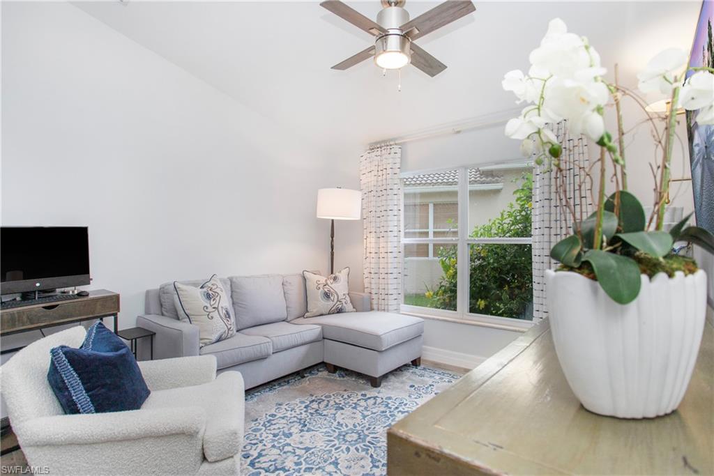 SATURNIA LAKES - Residential