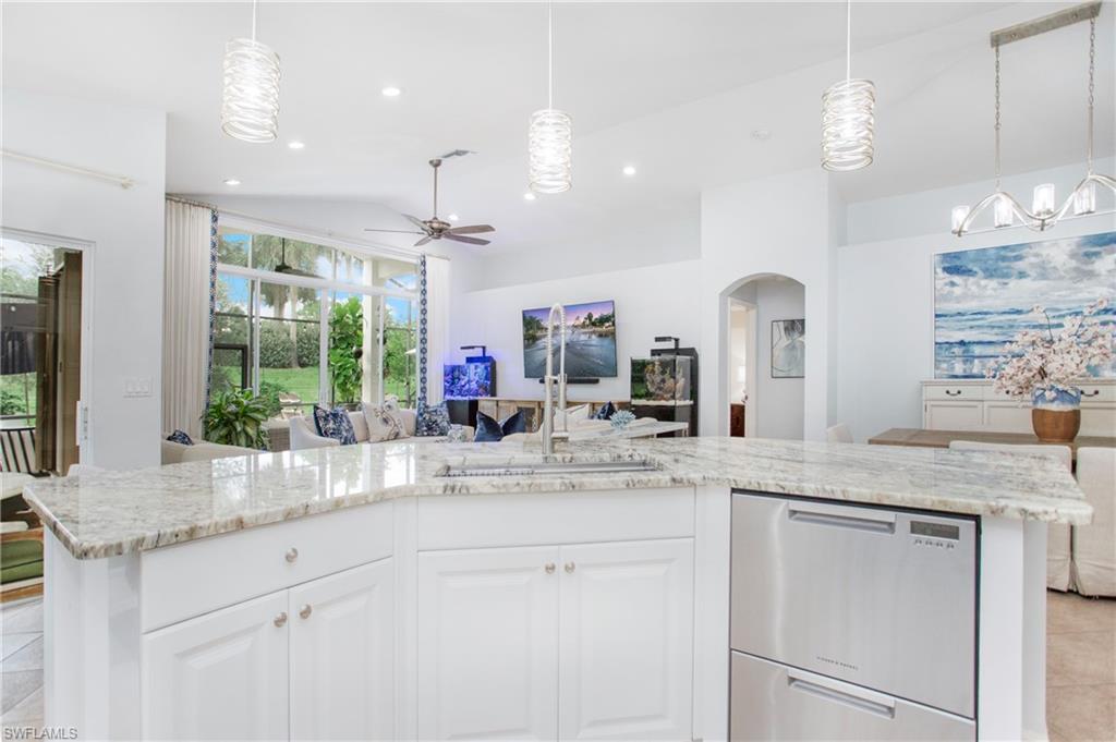 SATURNIA LAKES - Residential