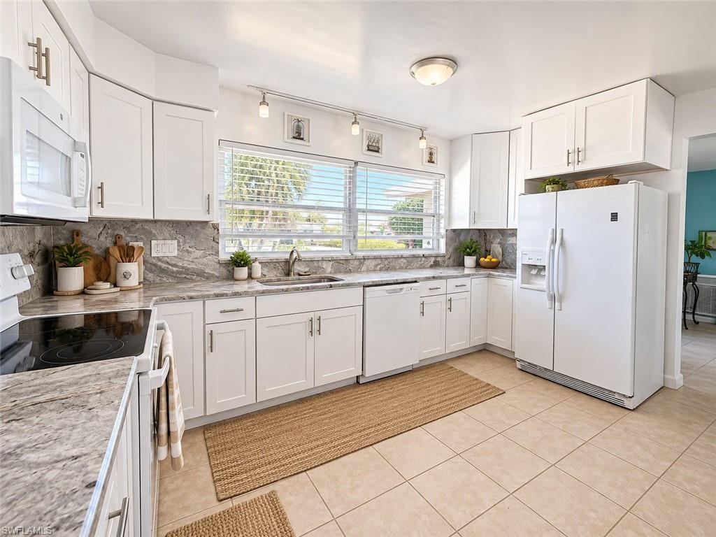 5224 Tower DR