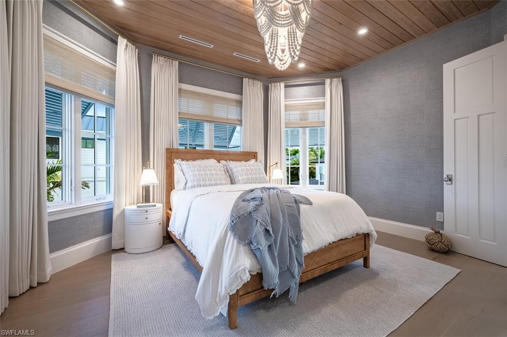 AQUALANE SHORES - Residential