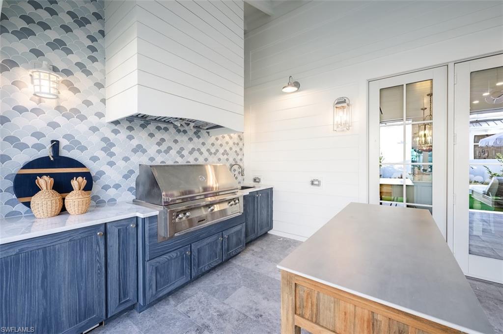 AQUALANE SHORES - Residential