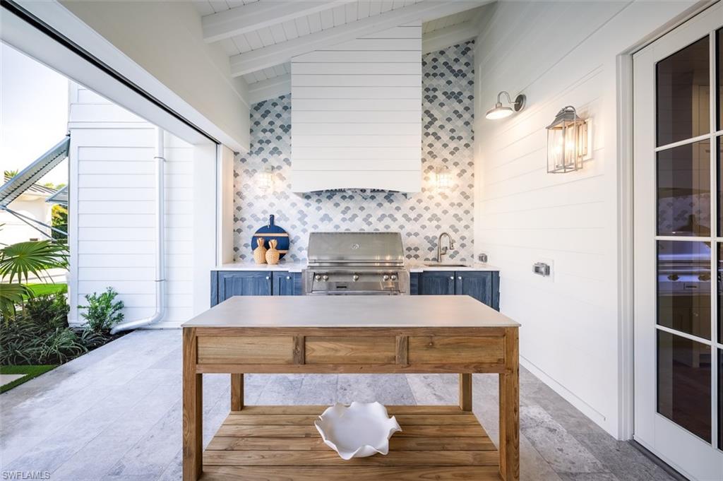 AQUALANE SHORES - Residential